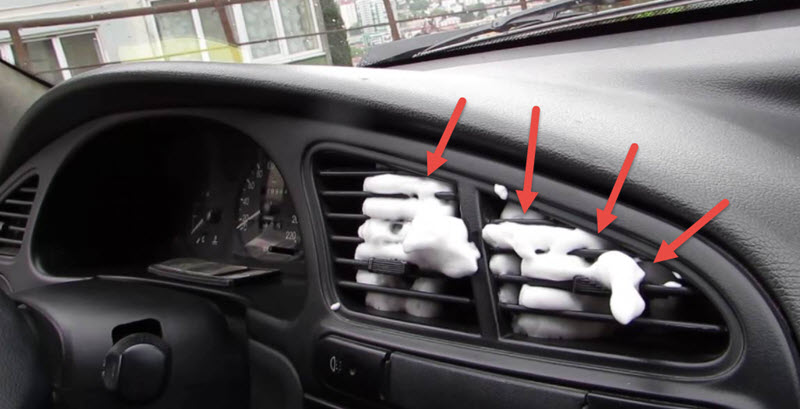 Zašto moj auto klima uređaj puše vrući zrak?