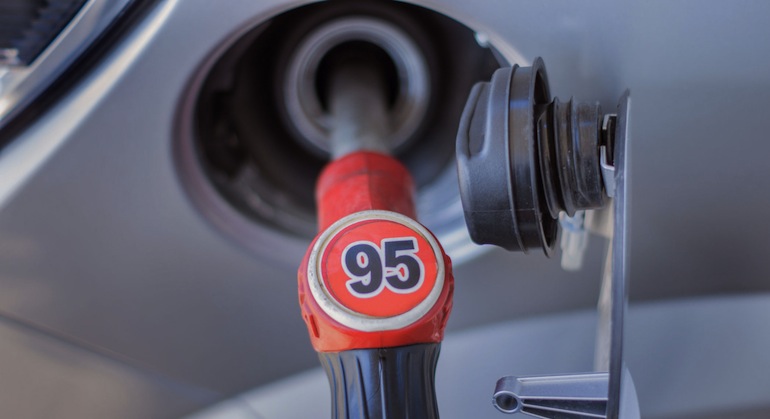 Какой бензин лучше 92 или 95? В зависимости от автомобиля..