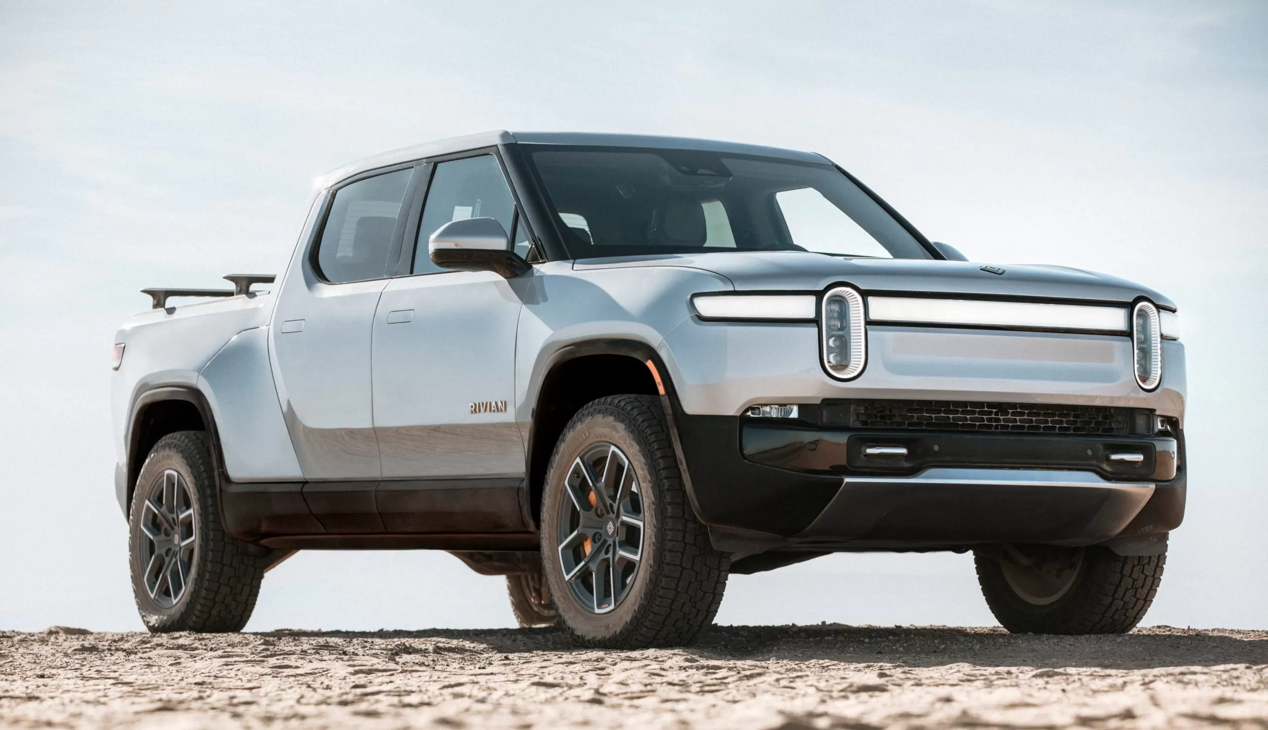 Клиенты Rivian могут ждать до двух лет, чтобы получить свой заказ R1T и R1S.