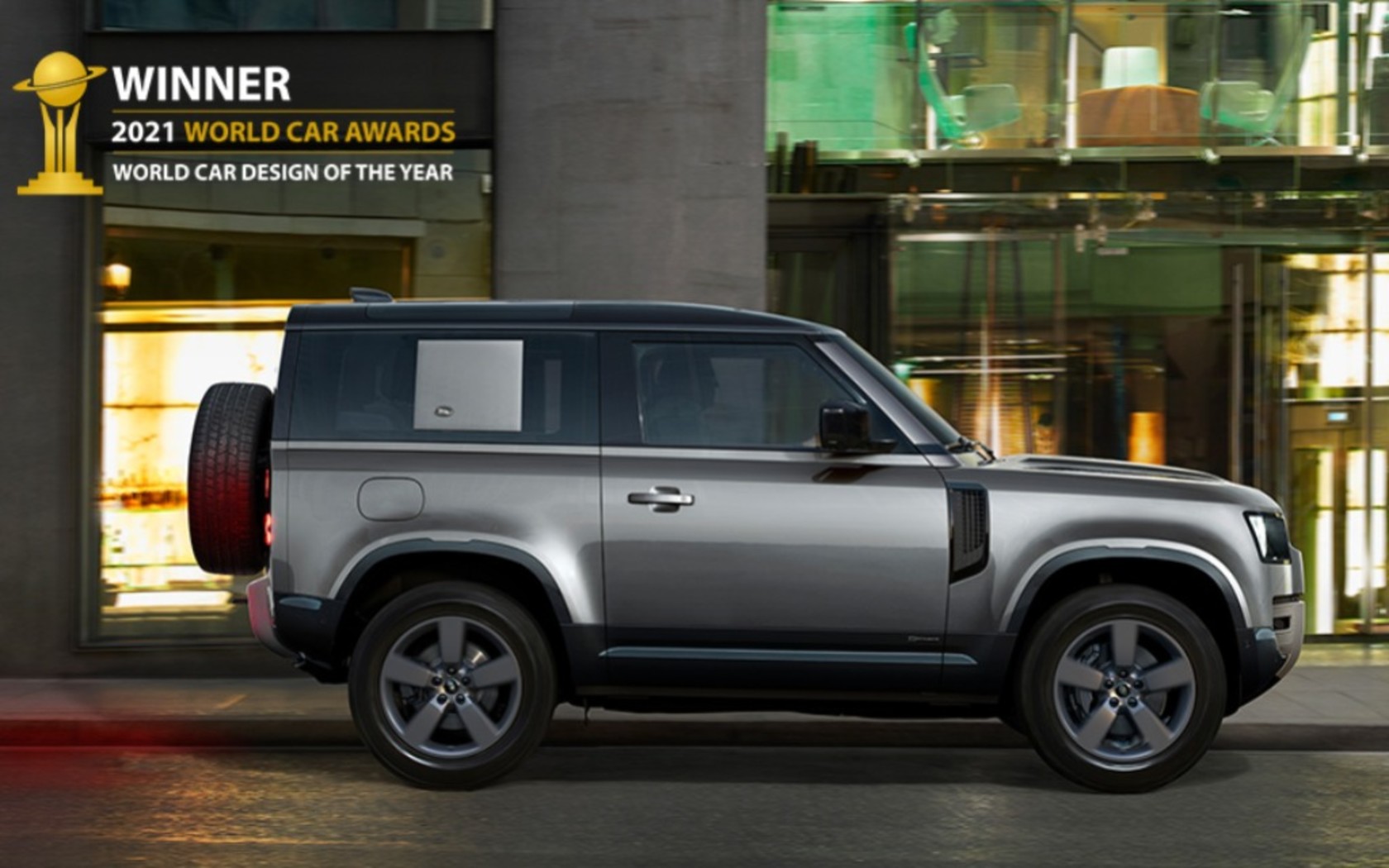 Land Rover Defender wint 2021 World's Best Automotive Design Award