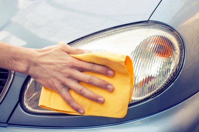 أفضل المجموعات لك لاستعادة المصابيح الأمامية لسيارتك