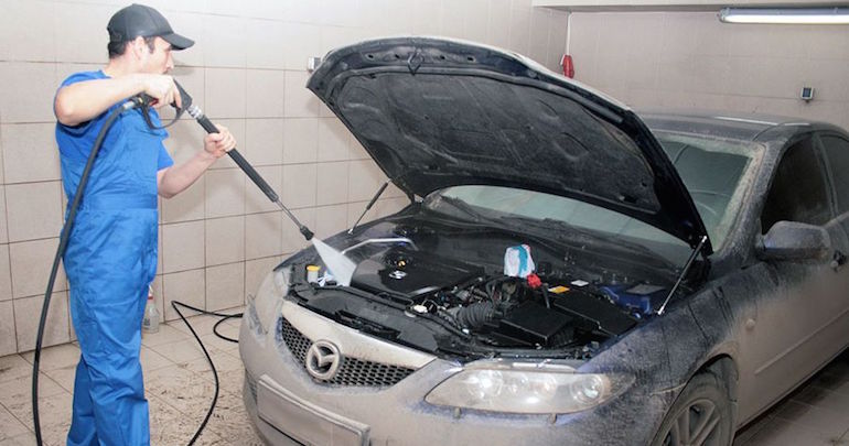 Можно ли мыть двигатель на автомойке