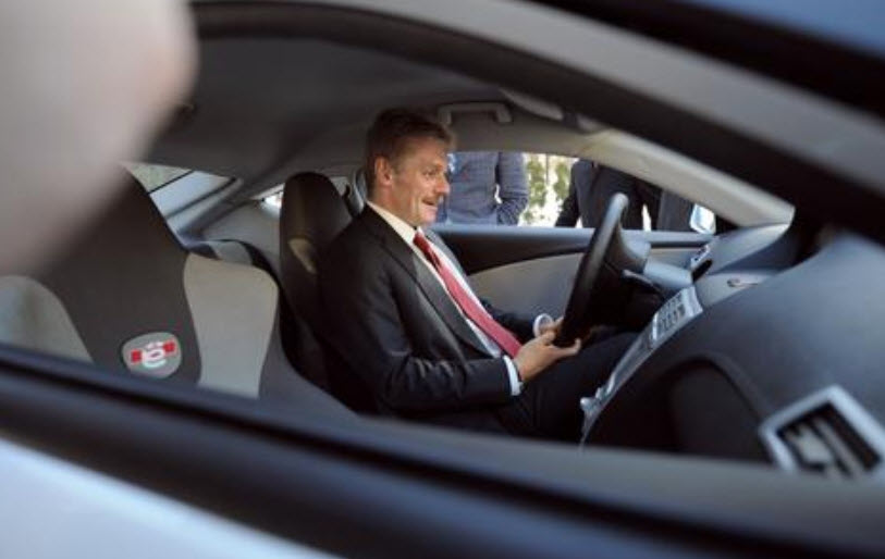 На каких автомобилях ездит пресс-секретарь президента России Дмитрий Песков