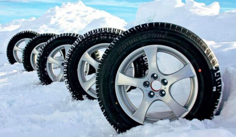 Que rodas son mellores para montar no inverno: estampadas, fundidas ou forxadas