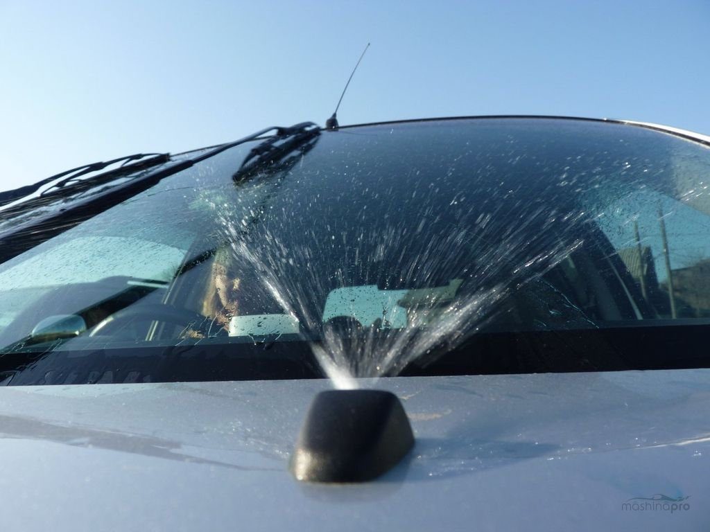 汽車擋風玻璃清洗器不工作：故障及解決方案