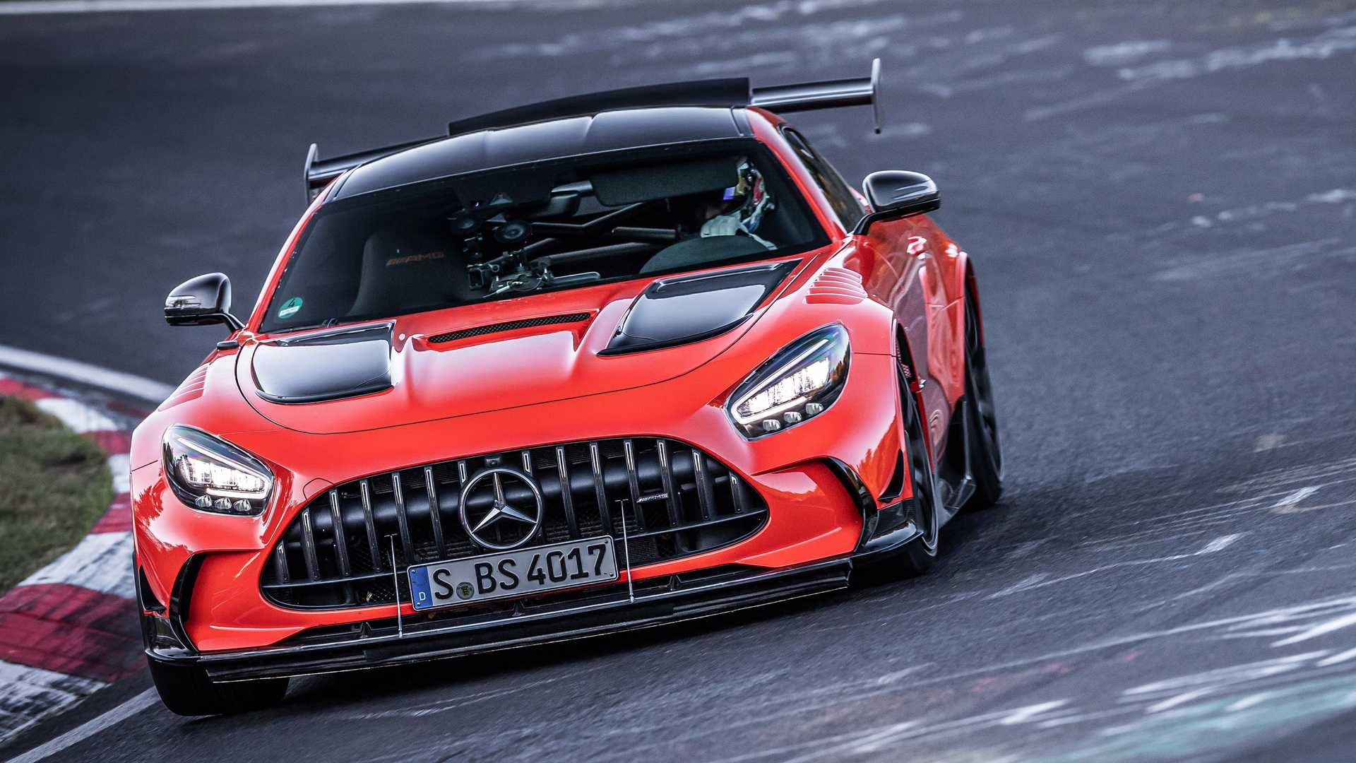 Fighjate a Mercedes-AMG GT Black Series batte u record di velocità à u Nürburgring in Germania
