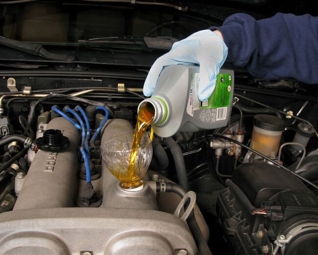 Смазочное масло в двигателе: ущерб, вызванный его отсутствием
