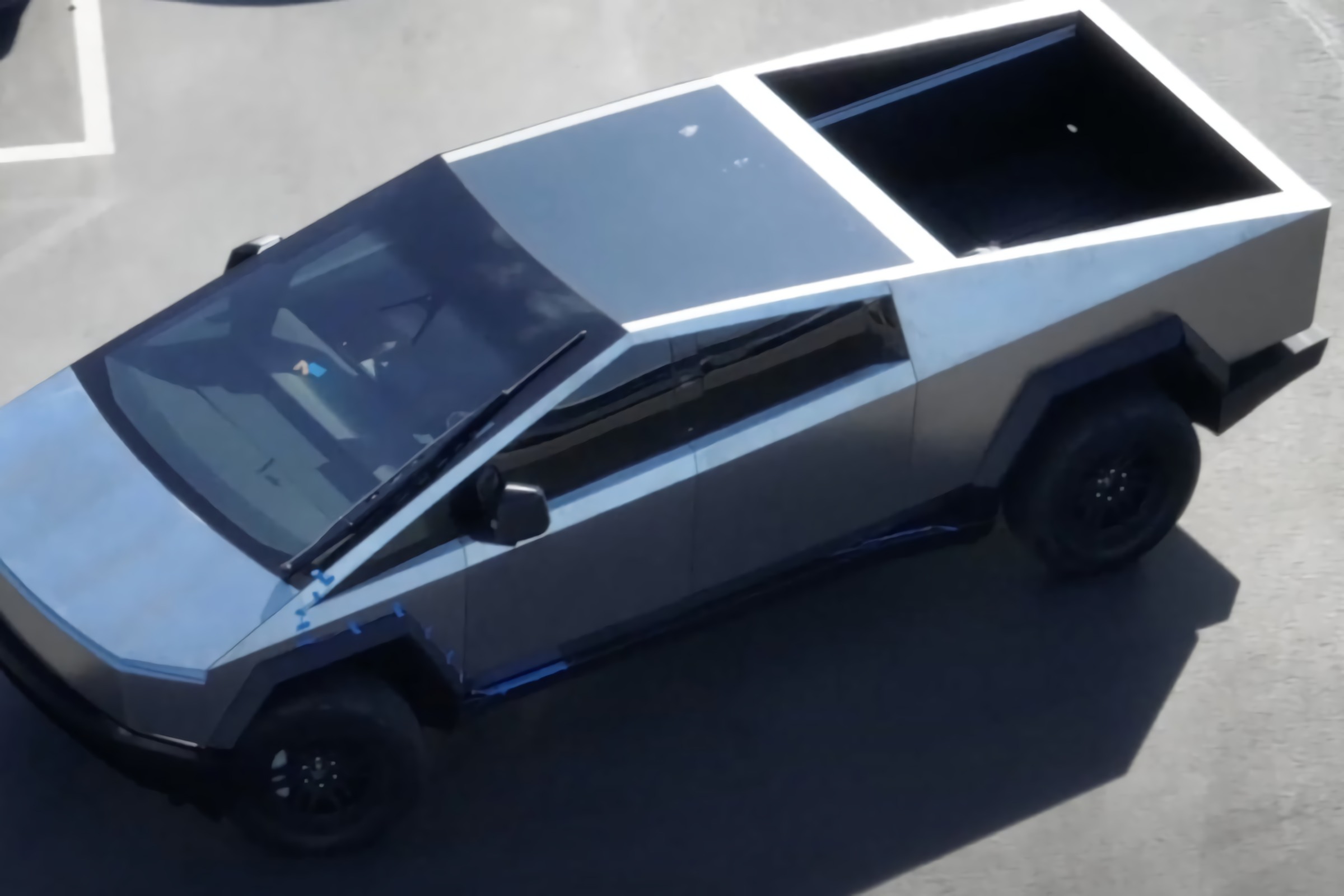 Weird and Giant Tesla Cybertruck Windshield Wiper Worth Talking About