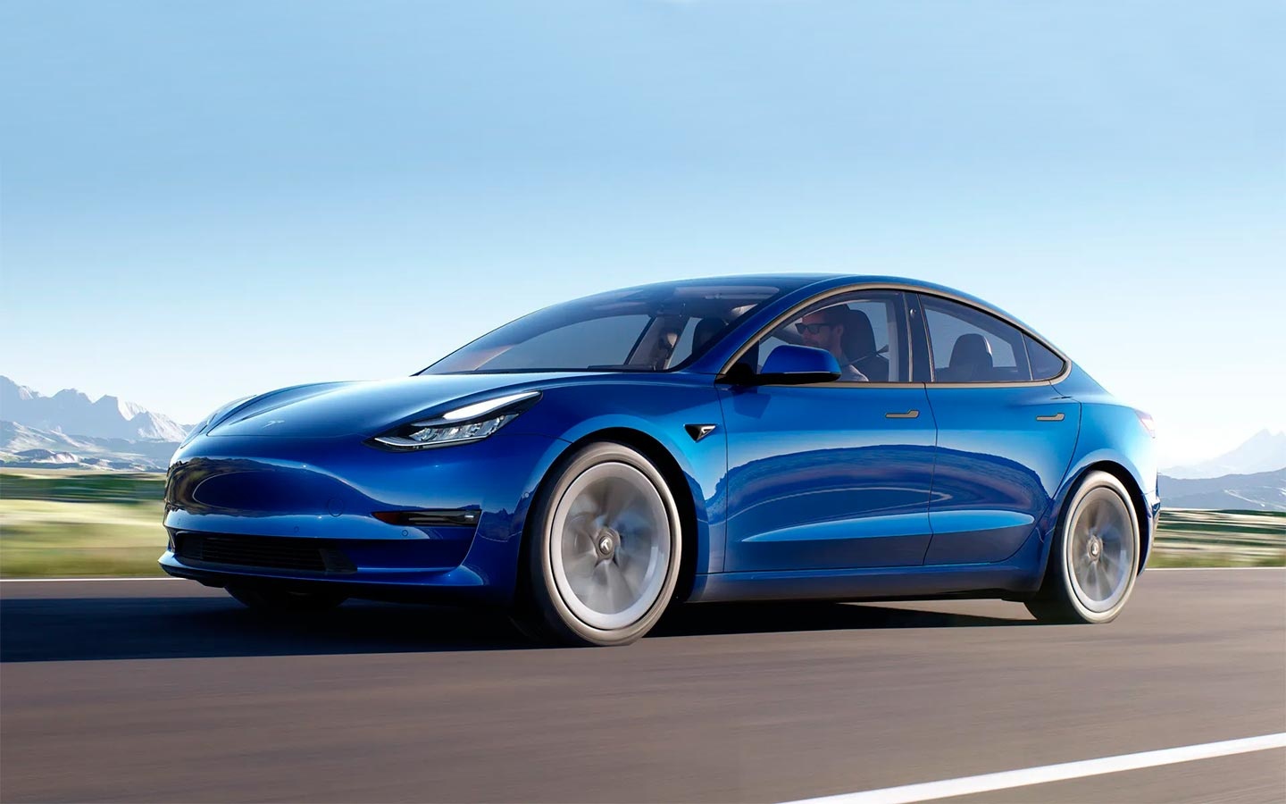 Tesla Model 3 2022: лучший компактный автомобиль для невысоких водителей
