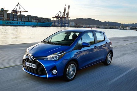 Toyota отзывает более 37,000  автомобилей Yaris из-за отказа топливного насоса низкого давления