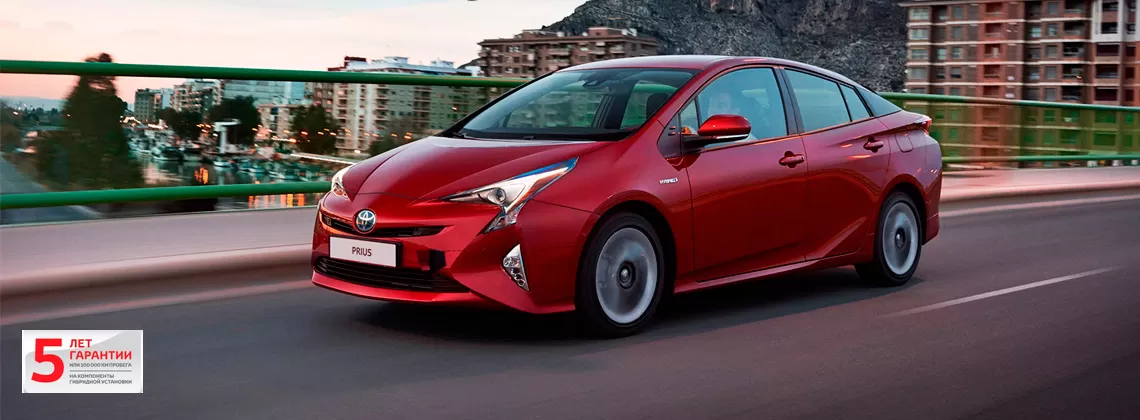 Toyota Prius 2022: med tradicionalnim in trajnostnim