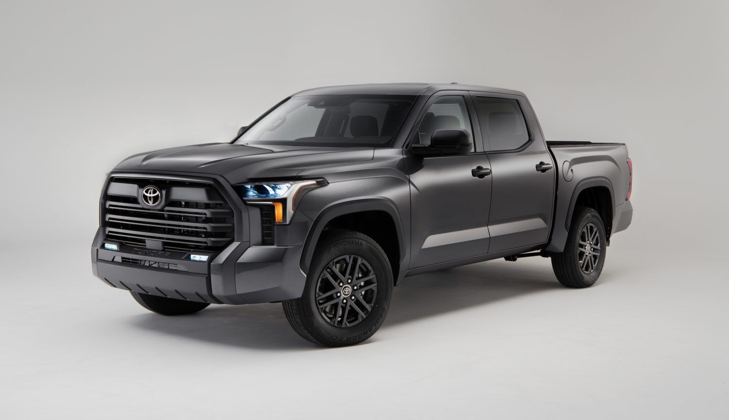 2023 Toyota Tundra: Kamyona Pickup bi pakêta SX ya laşê reş a nû re şêwazek zêde dike