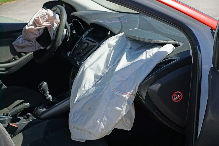 Восстановление подушек безопасности автомобиля &#8211; способы ремонта и рекомендации