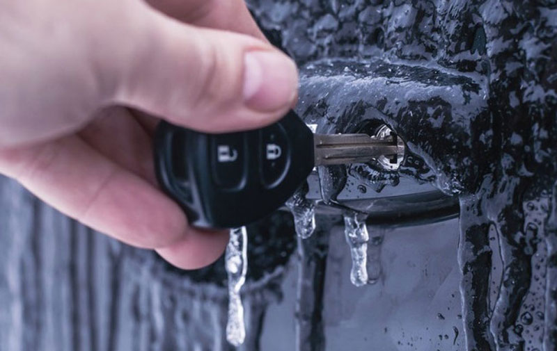 Замёрз замок в машине &#8211; что делать и как открыть? Ключ не поворачивается