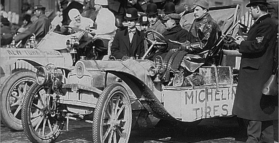 11.06.1895년 XNUMX월 XNUMX일 | 최초의 자동차 경주 파리-보르도-파리