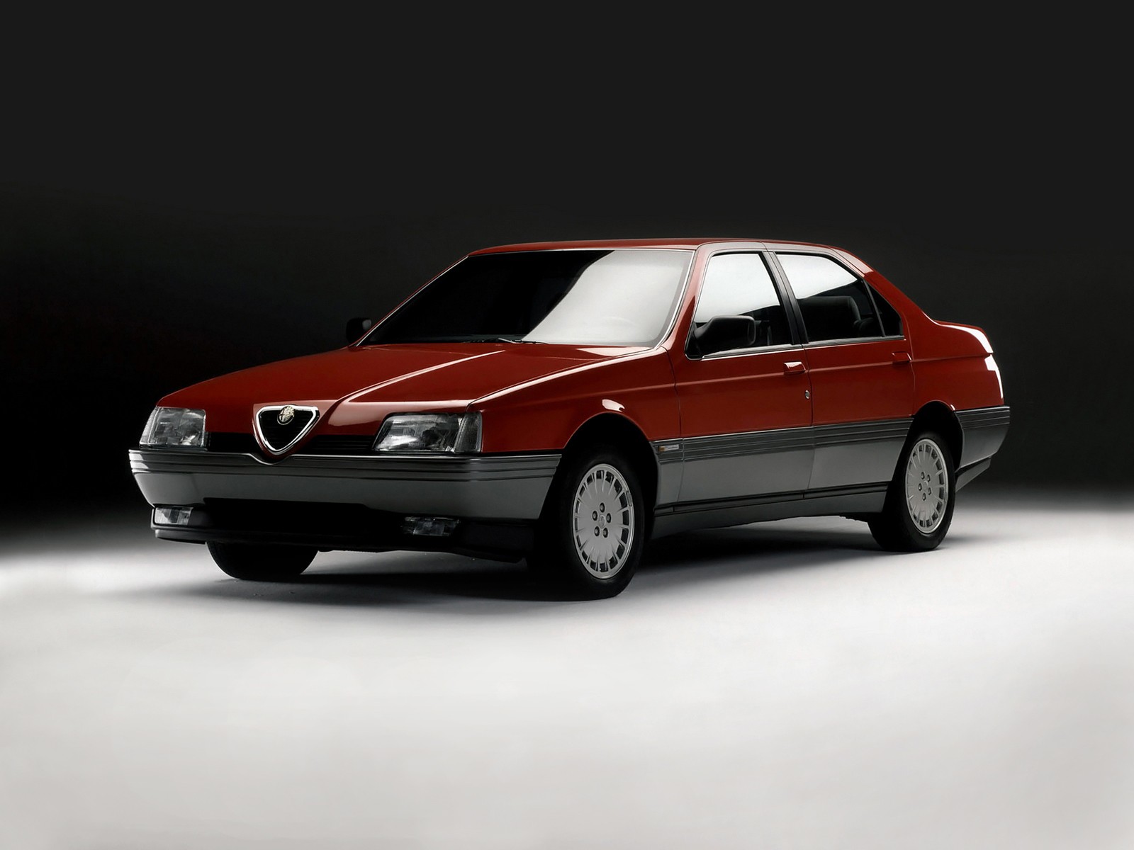 Alfa Romeo 164 - බොහෝ ආකාරවලින් ලස්සනයි