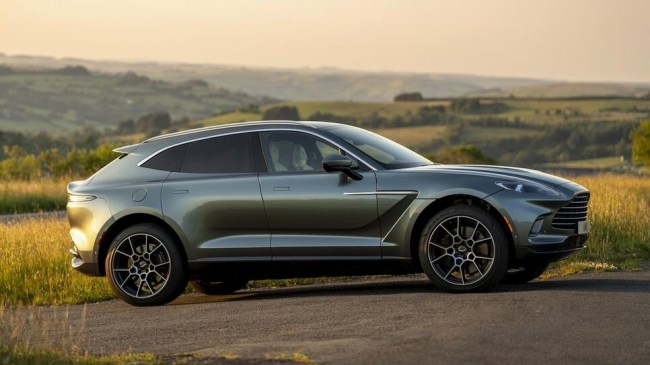 Aston Martin DBX - ky duhet të jetë modeli më i shitur i markës!