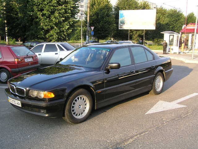 BMW 7 e38 - 需要成熟的奢侈品