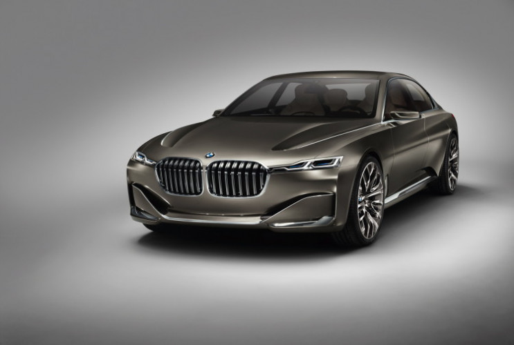 BMW 7 Series ၏ Facelift ဆိုသည်မှာ ကြီးမားသောပြောင်းလဲမှုများနှင့်... ပြဿနာတစ်ခုဖြစ်သည်။