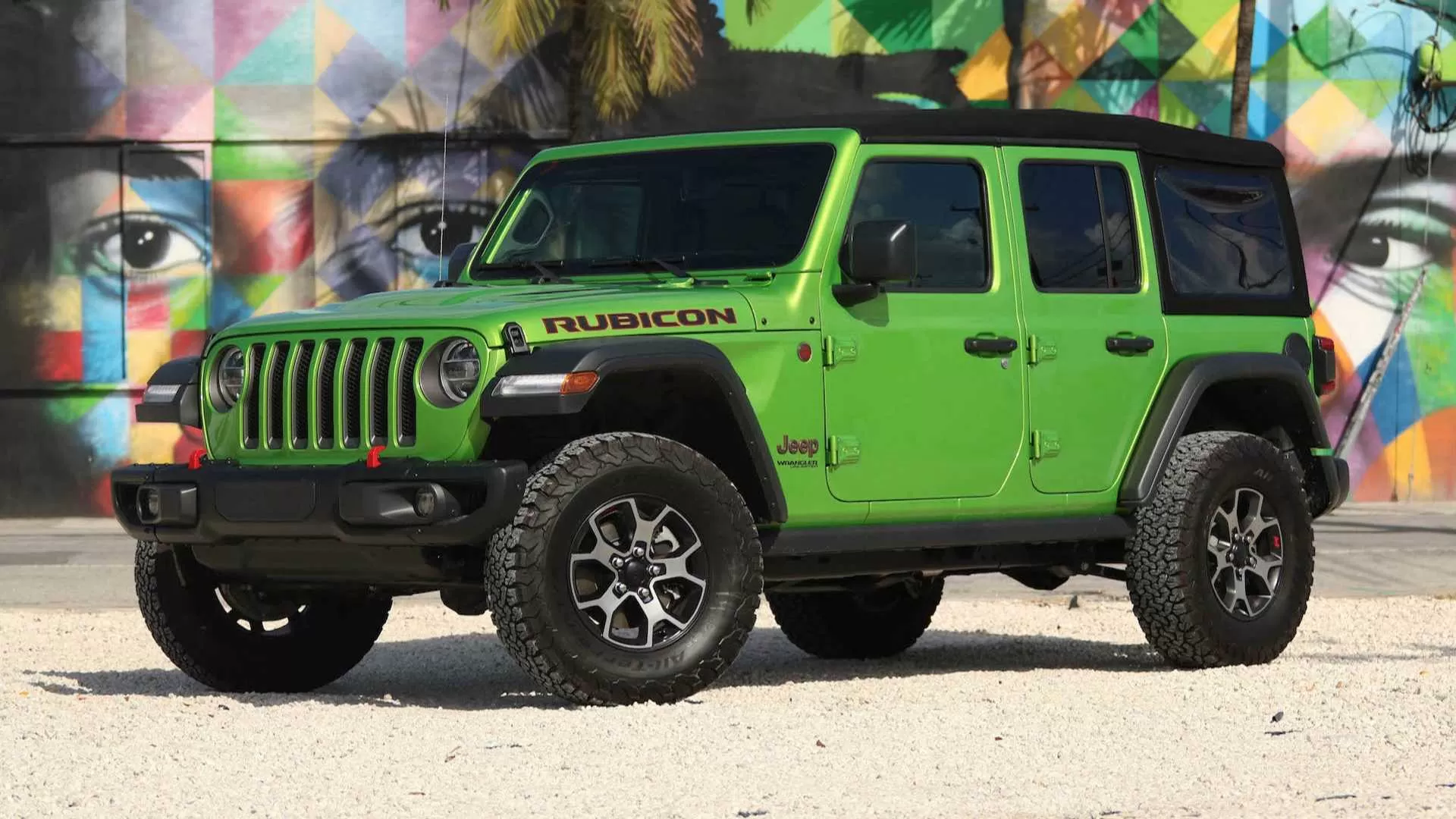 Jeep Wrangler Unlimited Rubicon — старомодный крутой парень