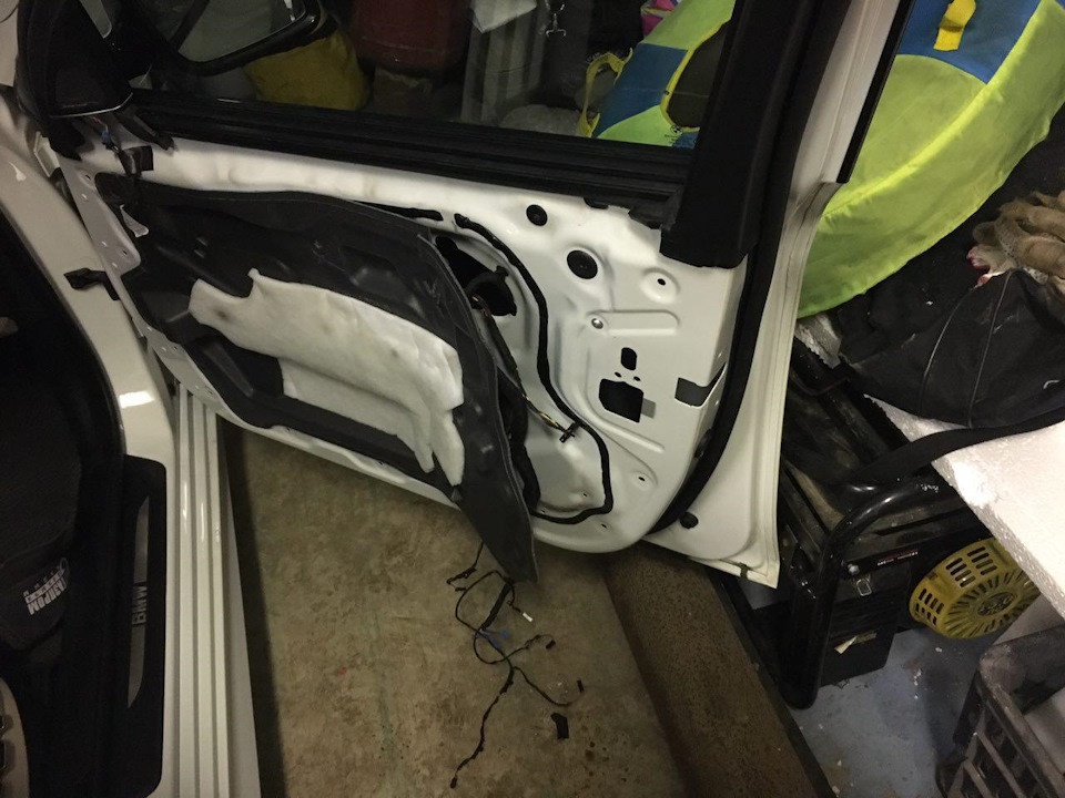 Как отремонтировать дверной замок на BMW F07