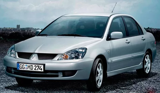 Как снять фары на Mitsubishi Lancer 9