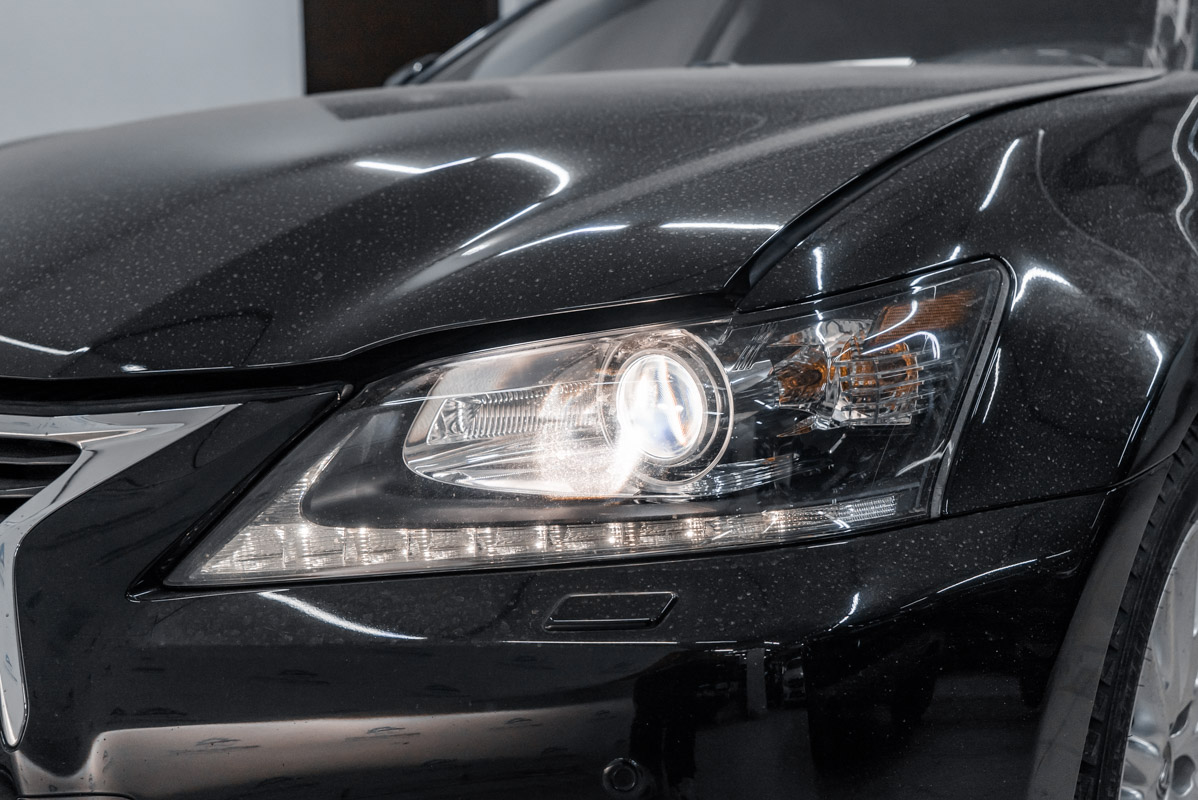 Как заменить лампочку ближнего света Lexus GS