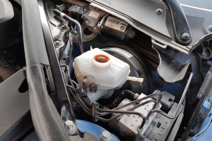 Как заменить тормозную жидкость в BMW