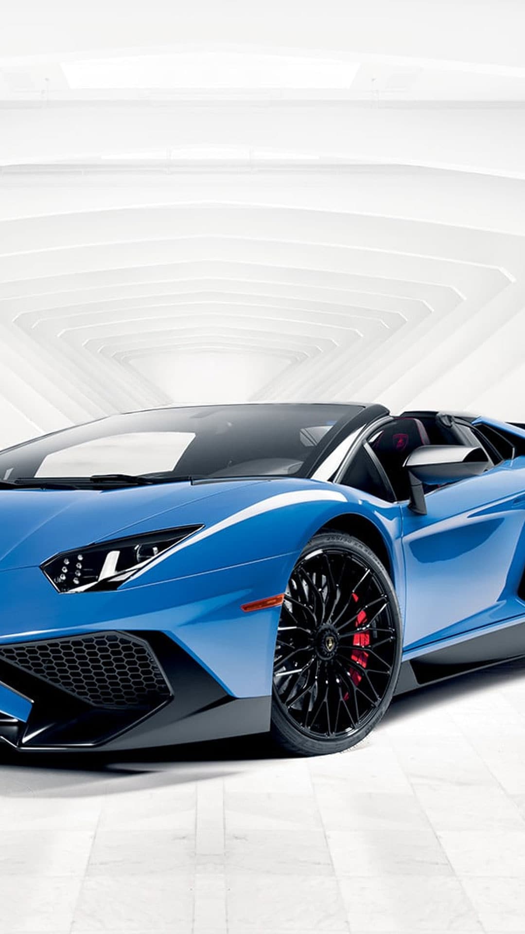 Lamborghini Aventador — легкость грубой силы