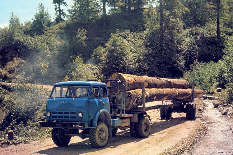 Camion forestier MAZ-509