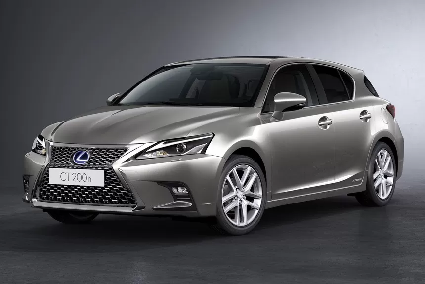 Lexus CT 200h - e ntle habeli ho feta e ncha