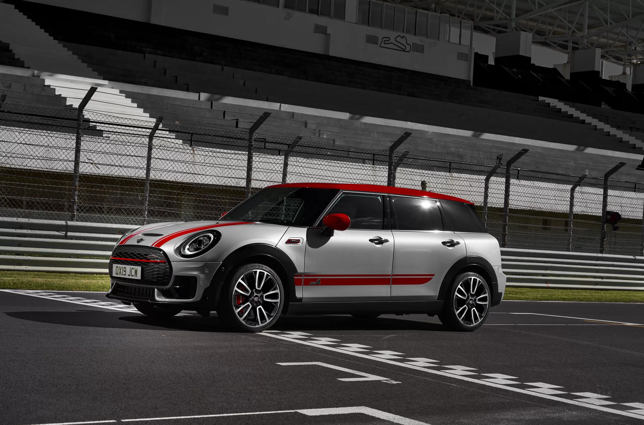 MINI Clubman JCW и Countryman JCW — самые мощные «Миниаки» всех времен