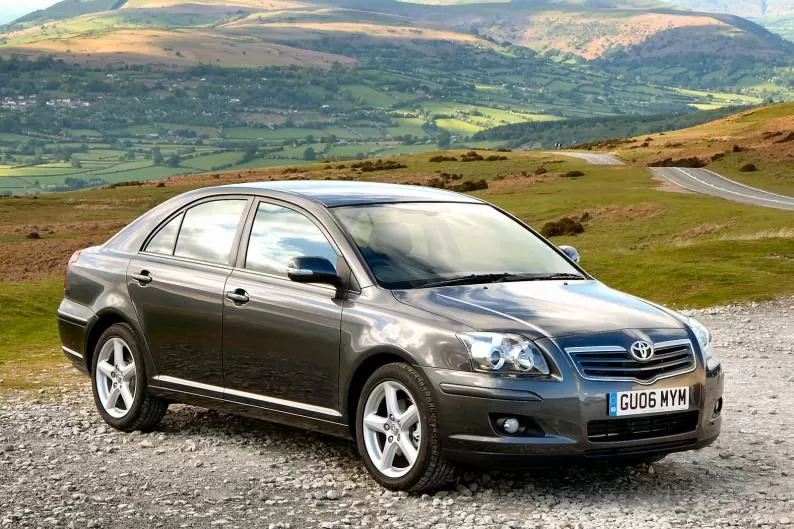 Ingen følelser - Toyota Avensis (2003-2008)