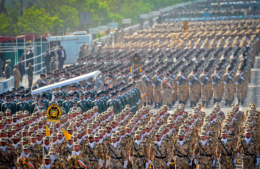 Novo equipamento nos desfiles do Día das Forzas Armadas da República Islámica de Irán