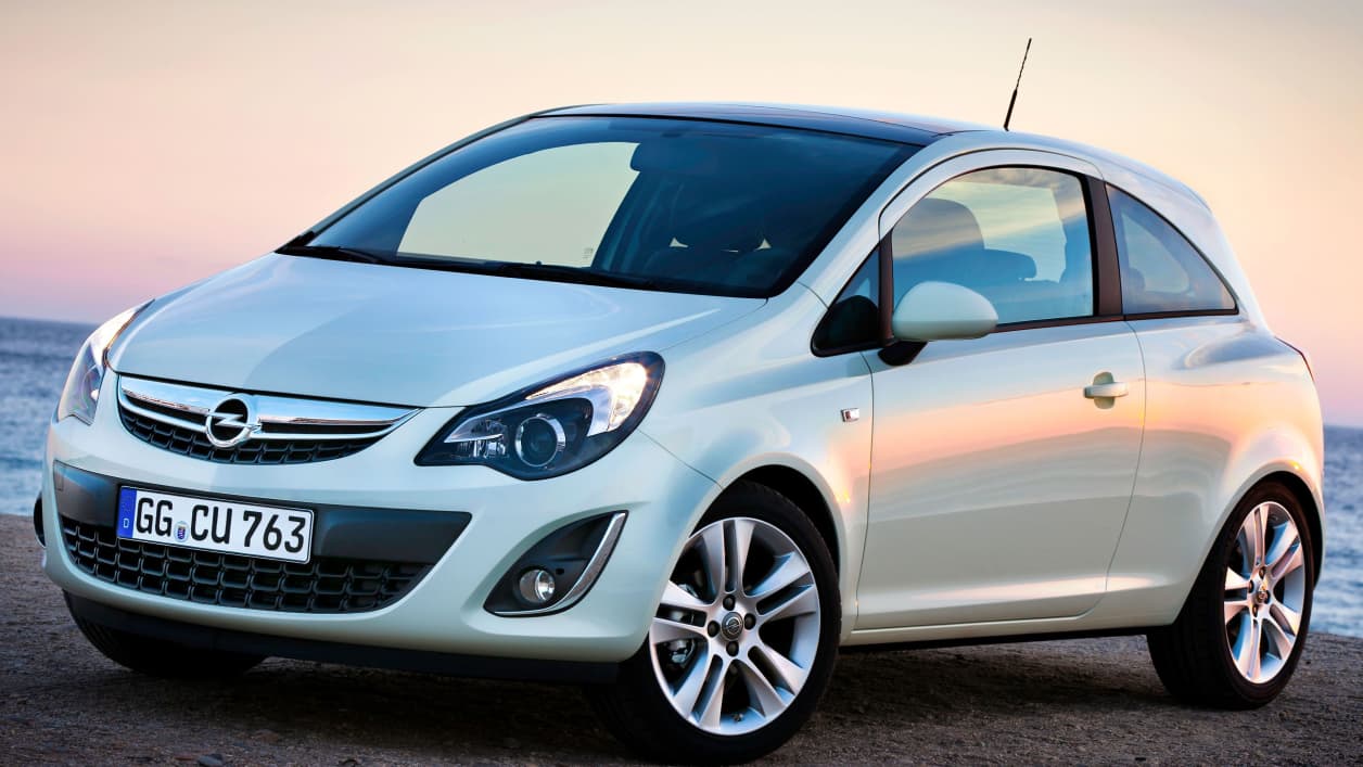Opel Corsa 1.2 LPG 83 anos — Mar.