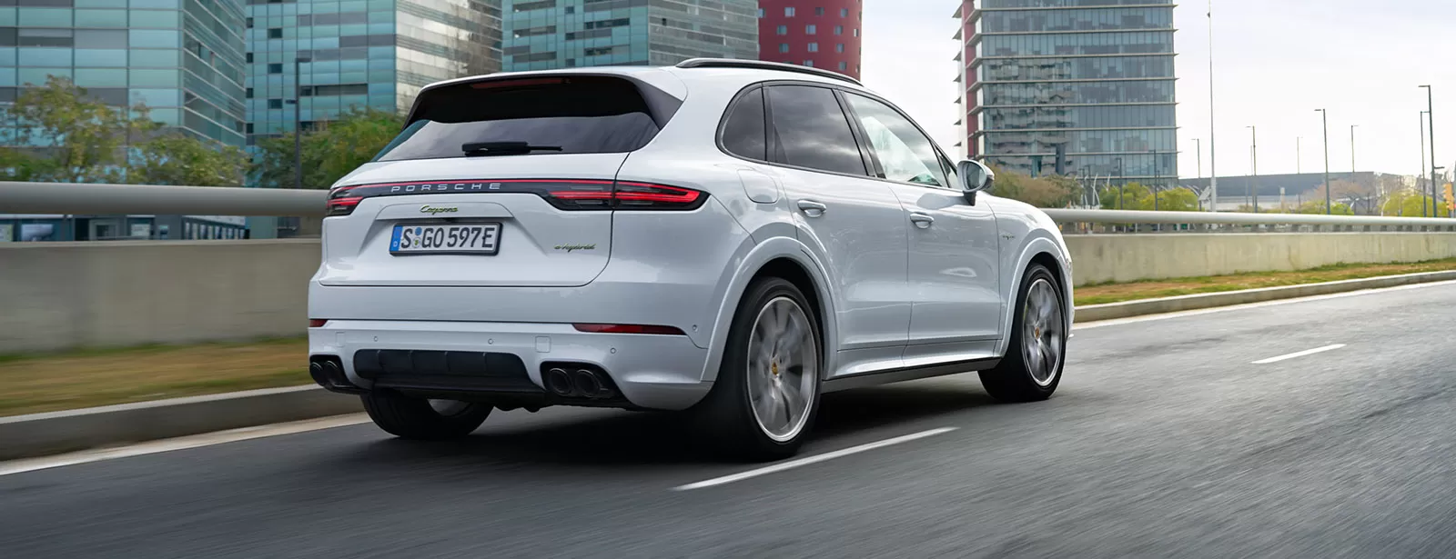 Porsche Cayenne S E-Hybrid — триумф техники