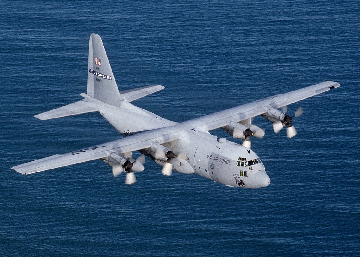 Cinco avións C-130H Hércules