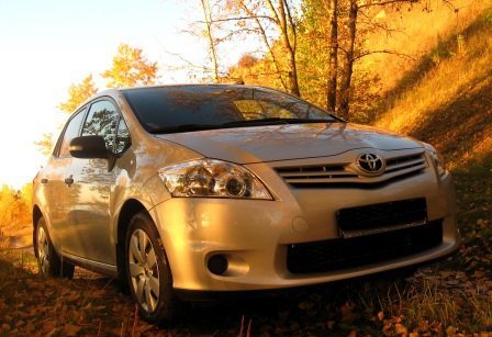 Toyota Auris - 1000 km ka matsatsi a mabeli