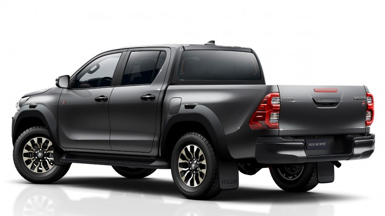 Toyota Hilux — Мега самец