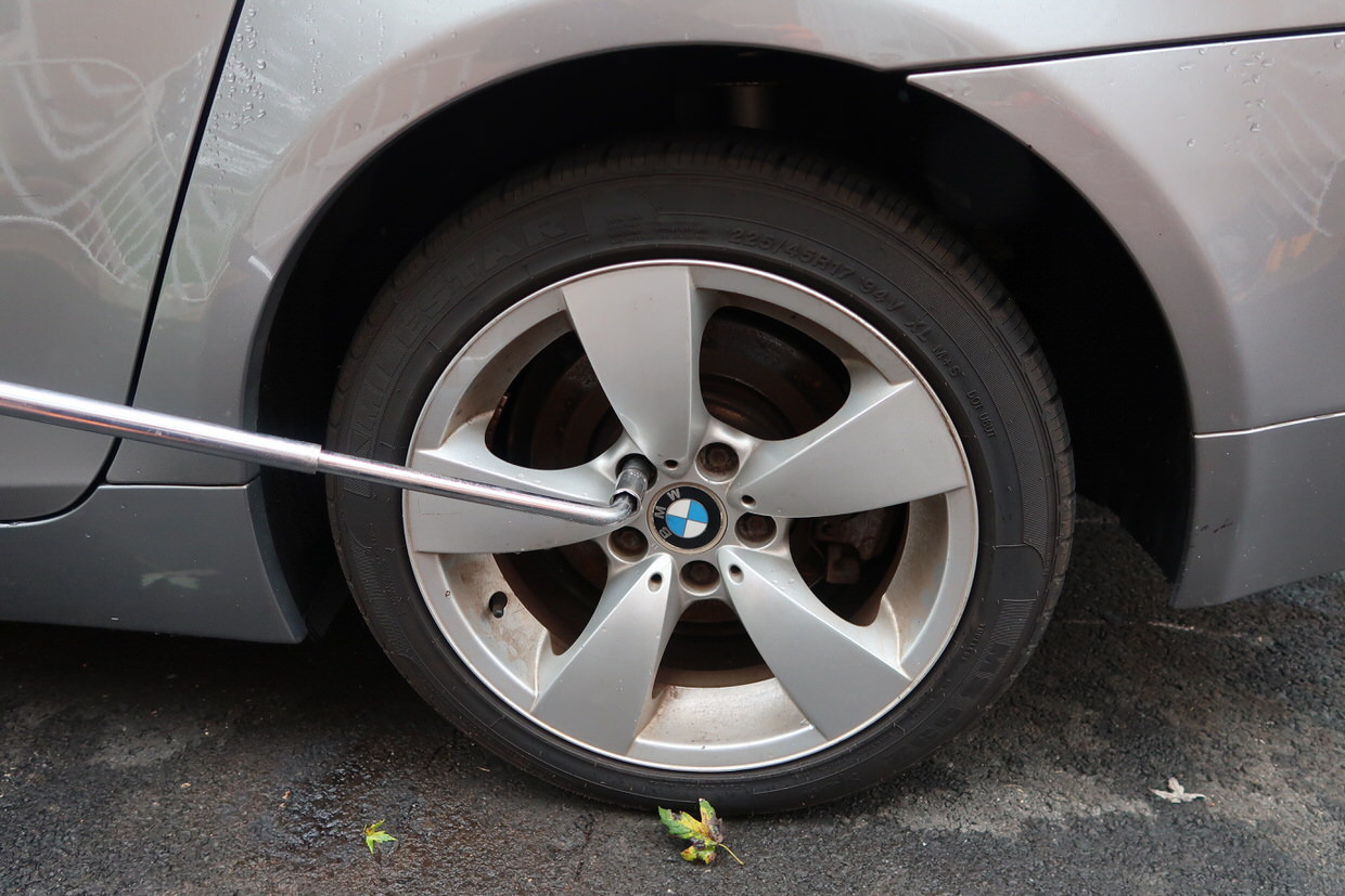 Замена датчика износа тормозных колодок BMW