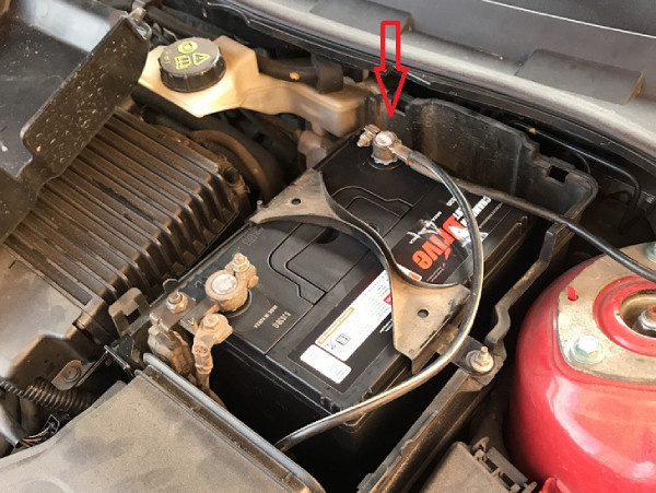 Замена ламп в фарах на Mazda 3