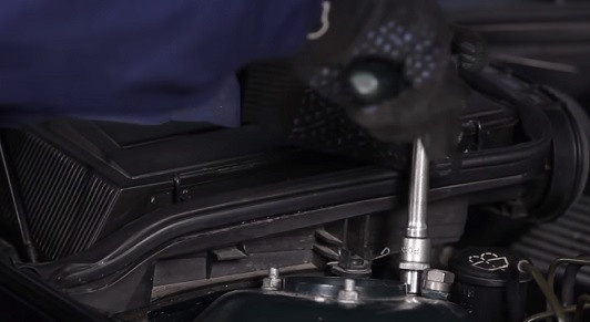 Замена передних амортизаторов BMW 5 E39