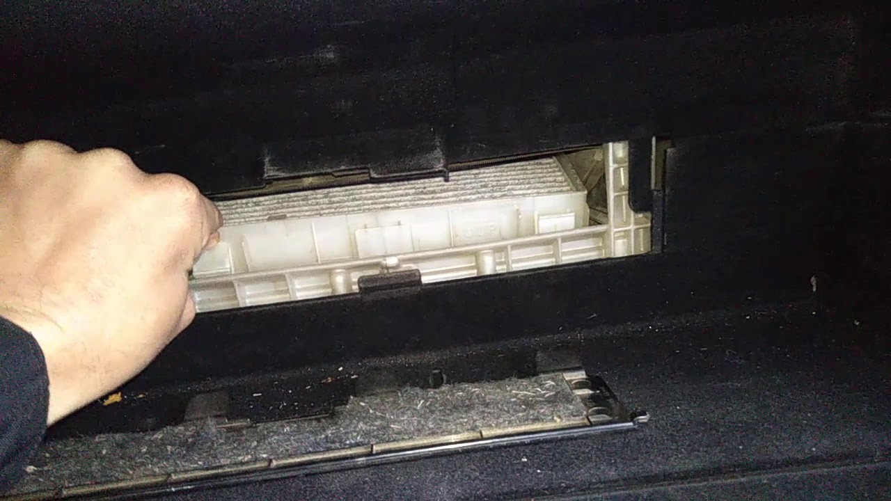 Ranplase filtè kabin nan Lexus GS300 la