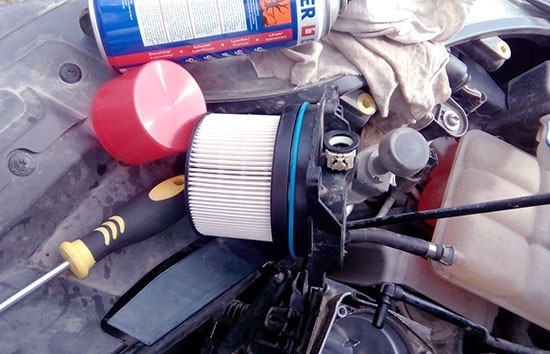 Замена топливного фильтра на Ford Kuga