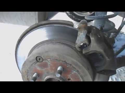 Replacing brake pads Lifan Solano