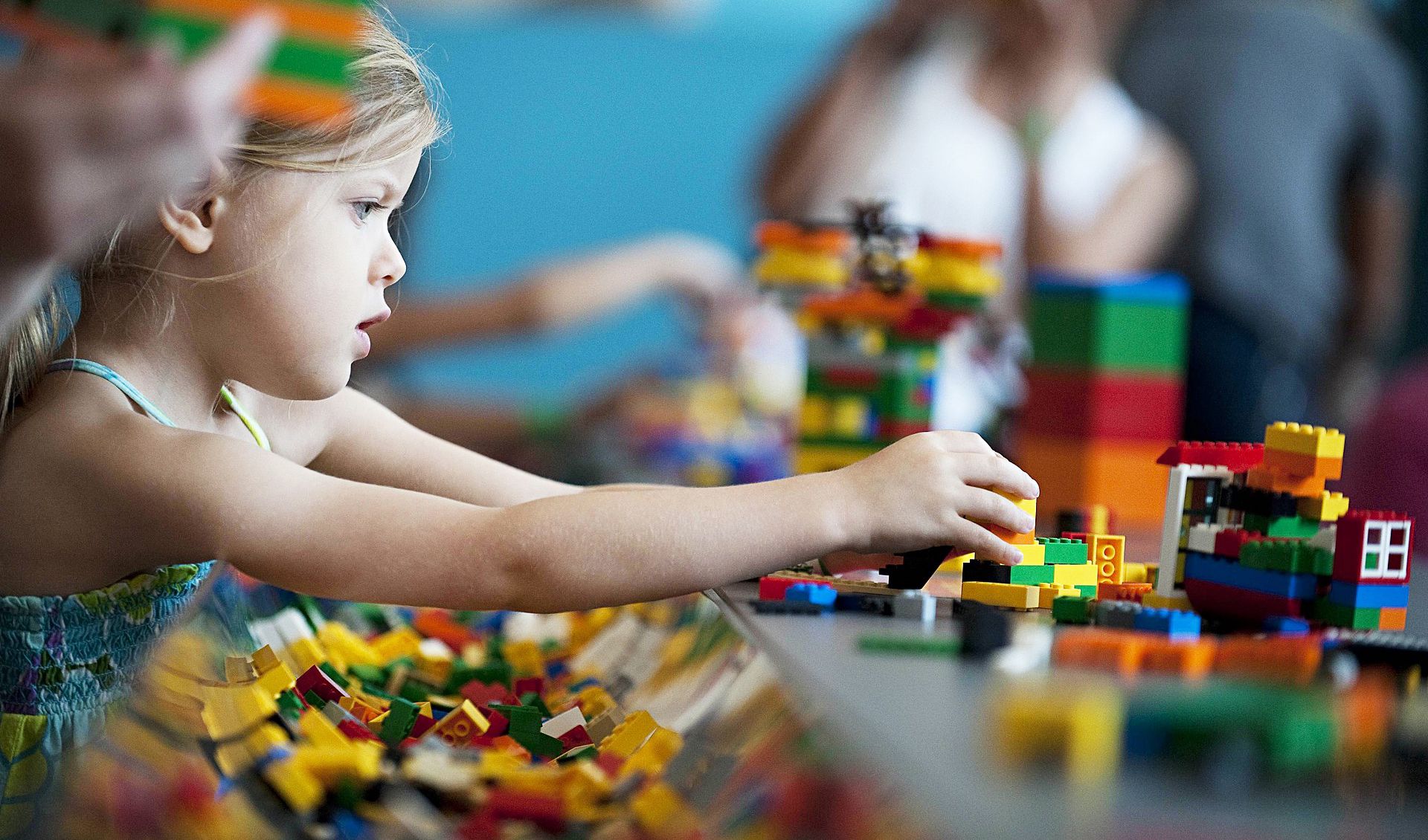 7 rastiyên ji dîroka LEGO: çima em ji kerpîçên herî navdar ên cîhanê hez dikin?