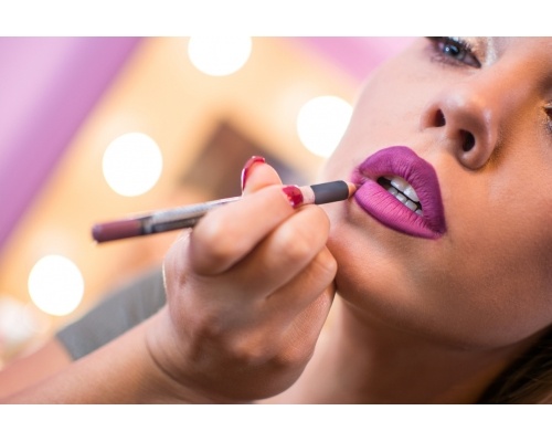 Как подготовить губы к макияжу