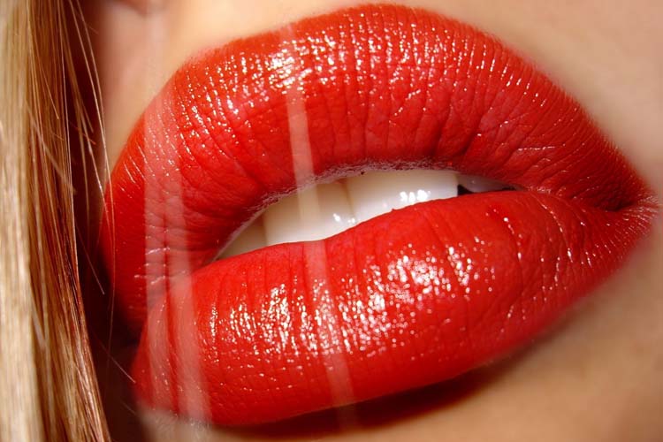 Ինչպե՞ս խնամել շուրթերը: 5 կանոն, որոնք պետք է հիշել