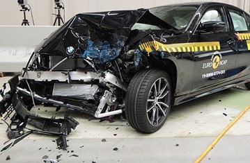 BMW Serie 2 › Crash test