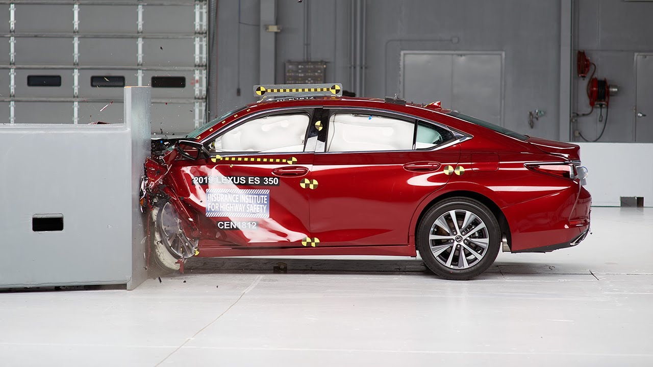 Lexus ES 250 › Nárazový test